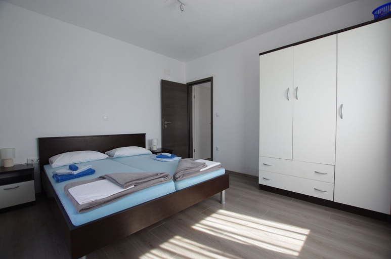 Room 2, Apartments Branko, Crikvenica