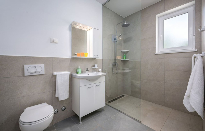 Bathroom 3, Villa Roko, Barban