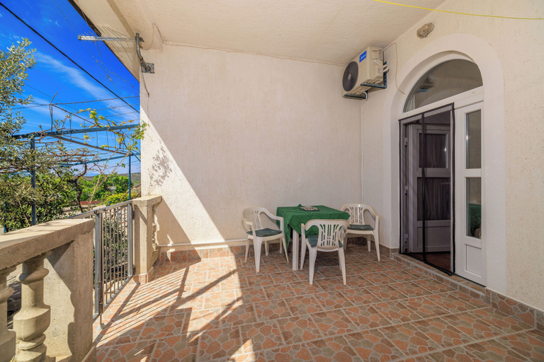 Terrace/patio 3, Apartments Nana, Novi Vinodolski