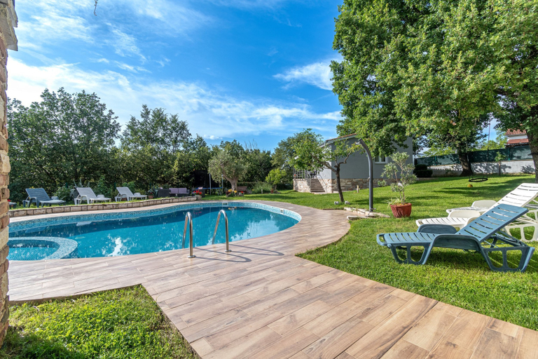 Outdoor pool 3, House Nina, Pazin