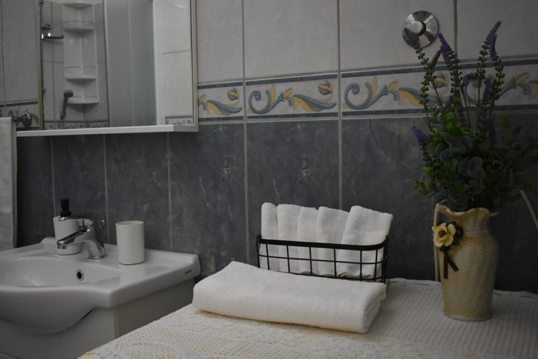 Bathroom 2, Apartment Doris, Gradac