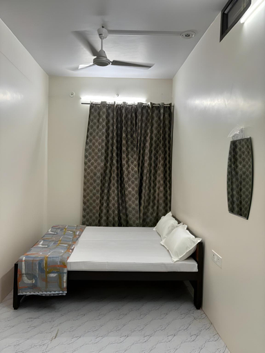 Bedroom 3, Pipewalas house, Varanasi