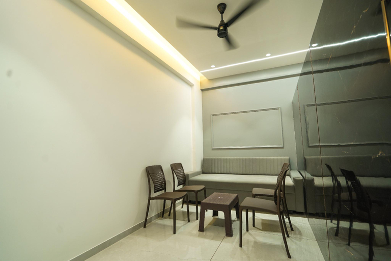 Lobby 5, Hotel High view, Solapur