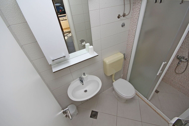 Bathroom 4, Apartments Maja, Podgora