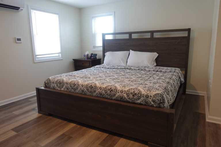 Room 2, Freedom Inn Motel, Dauphin