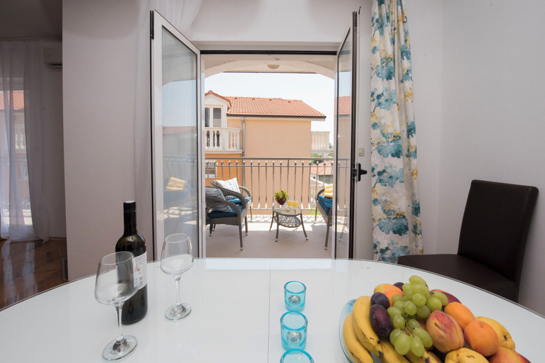Dining 4, Apartments Family Spacious, Split