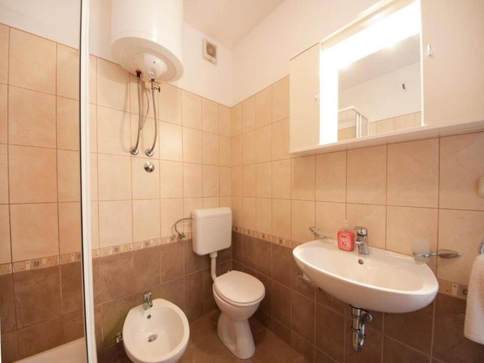 Bathroom 4, Apartment Anec, Supetar