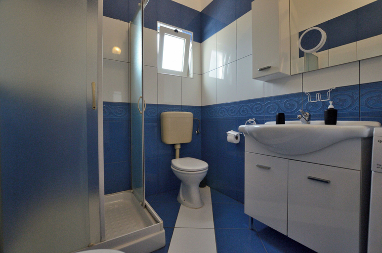 Bathroom 2, Apartments Emil, Umag