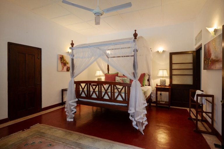 Room 2, Oak Villa Walawwa Galle, Galle Four Gravets