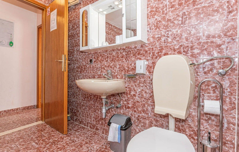 Bathroom 3, Apartments Nadica, Marina