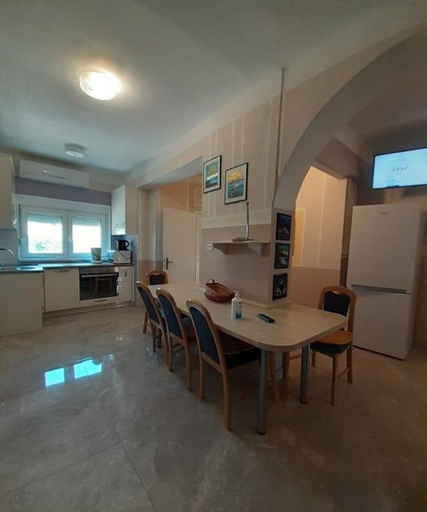 Others 5, Apartments Ivo, Vir