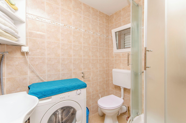 Bathroom 4, Apartment Kipson, Nin