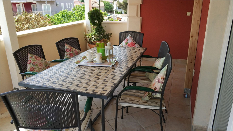 Others 5, Apartments Depa, Vodice
