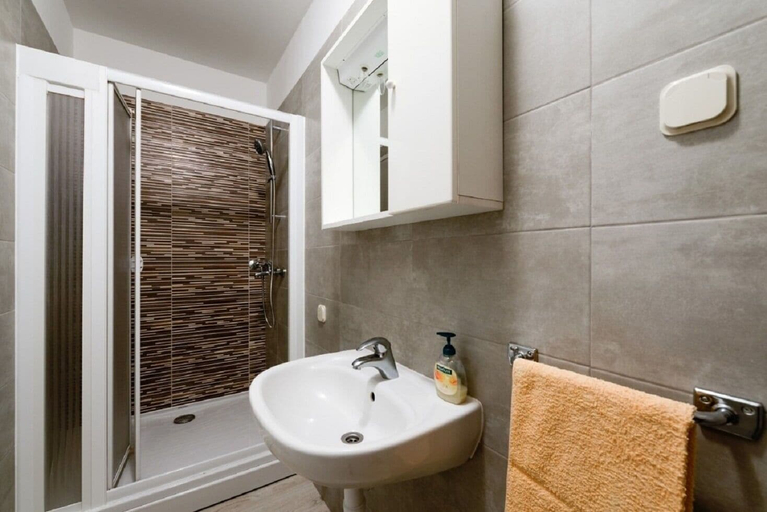Bathroom 2, Apartments Edi, Ražanac