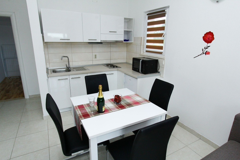 Others 5, Apartments Renato, Sveti Filip i Jakov