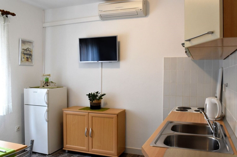 Others 5, Apartments Frama, Bol