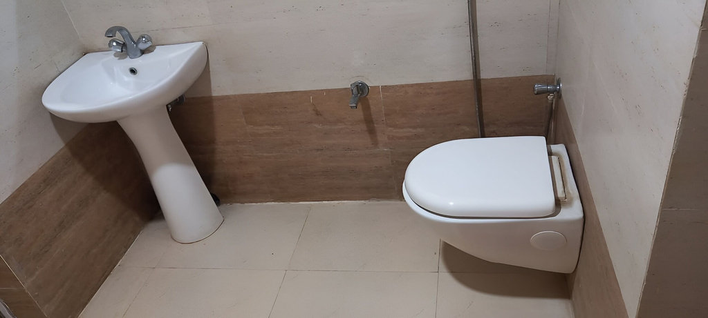 Bathroom 3, Hotel Parbati International, Barddhaman
