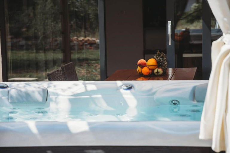 Spa 2, House Stone House With Jacuzzi, Preko