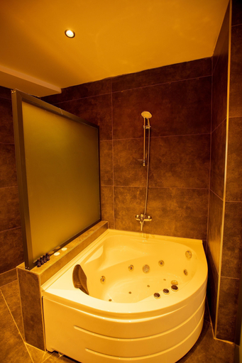 Bathroom 5, hotel rolli, Anamur