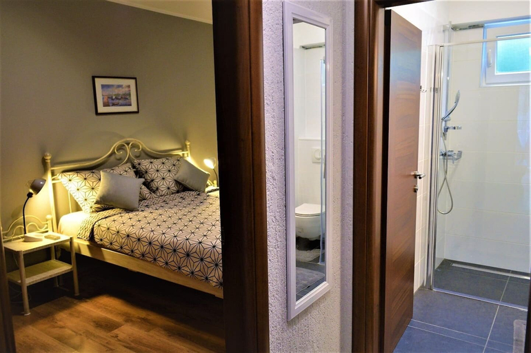 Bedroom 2, Apartments Leonard, Poreč