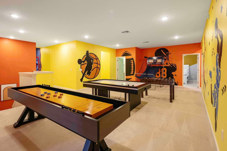 Room 5, NBA Dream Mansion 15BR Luxury Villa w Pool, Osceola