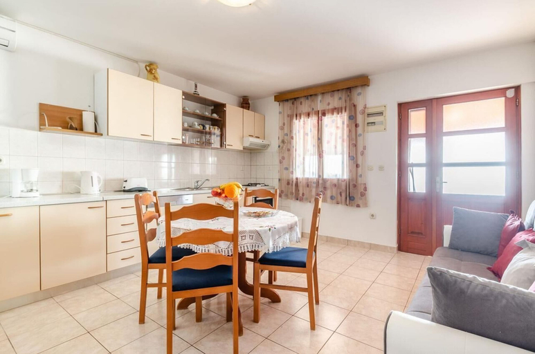 Private kitchen, House Ivana, Blato