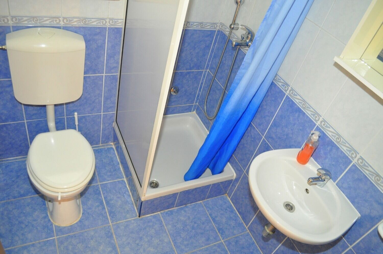 Bathroom 3, Apartments Ivi, Makarska