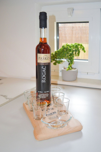 Food & Drinks, House Nina, Punat