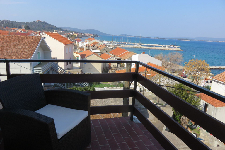 Terrace/patio 3, Apartment Marin, Tkon