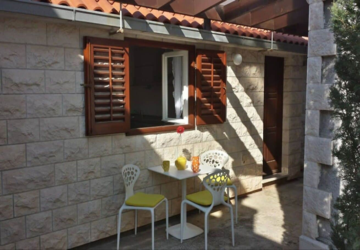 Terrace/patio 2, House Ivi, Supetar