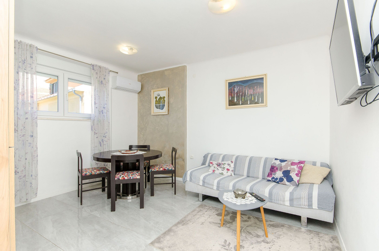 Others 3, Apartment Sun City, Split