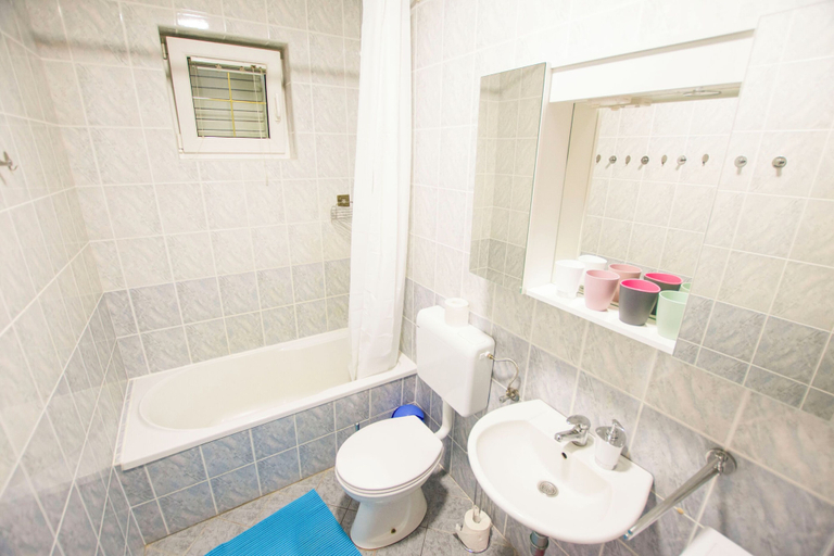 Bathroom 2, Apartments Josip, Pakoštane