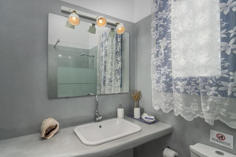 Bathroom 3, Anamnisi Studio, South Aegean