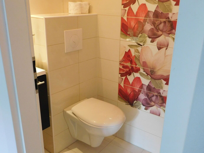 Bathroom 4, Apartments Coloured, Selca