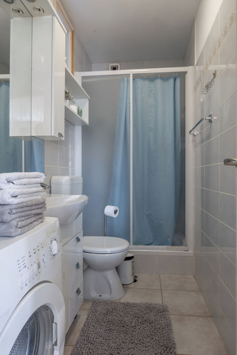 Bathroom 4, Apartment Rot, Postira