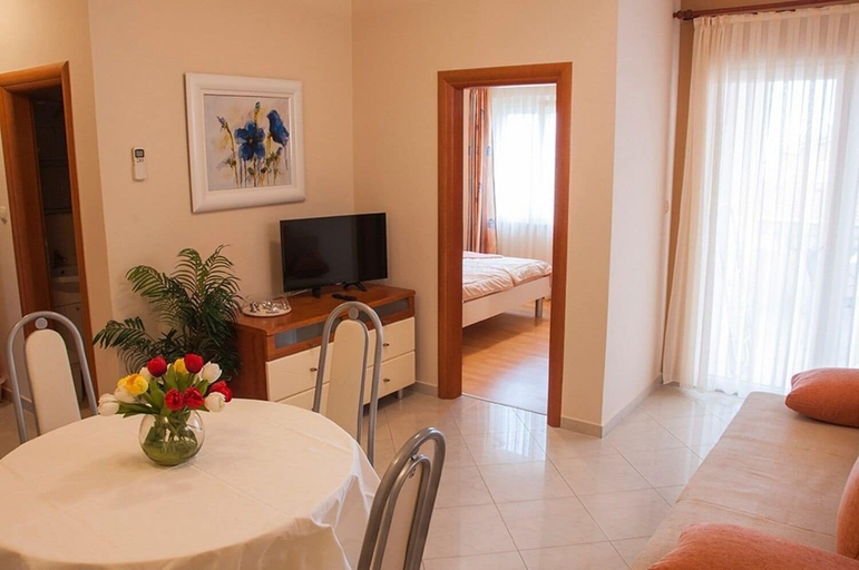 Others 4, Apartments Karolinas, Novalja