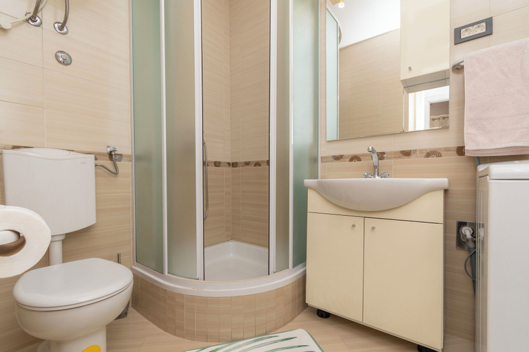 Bathroom, Apartment Joviz, Makarska