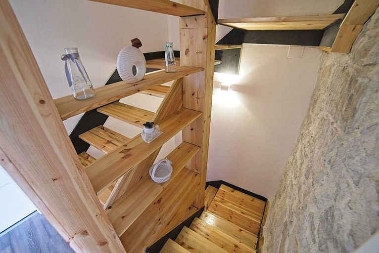 Staircase 5, House Dawn, Lopar/Supetarska Draga