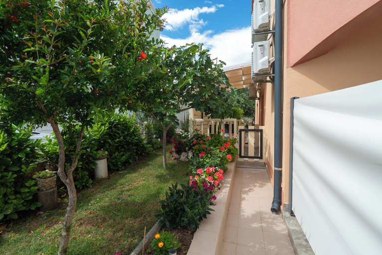 Others 5, Apartments Jak, Vodice