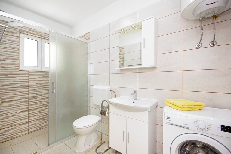 Bathroom 3, House Tonko, Postira