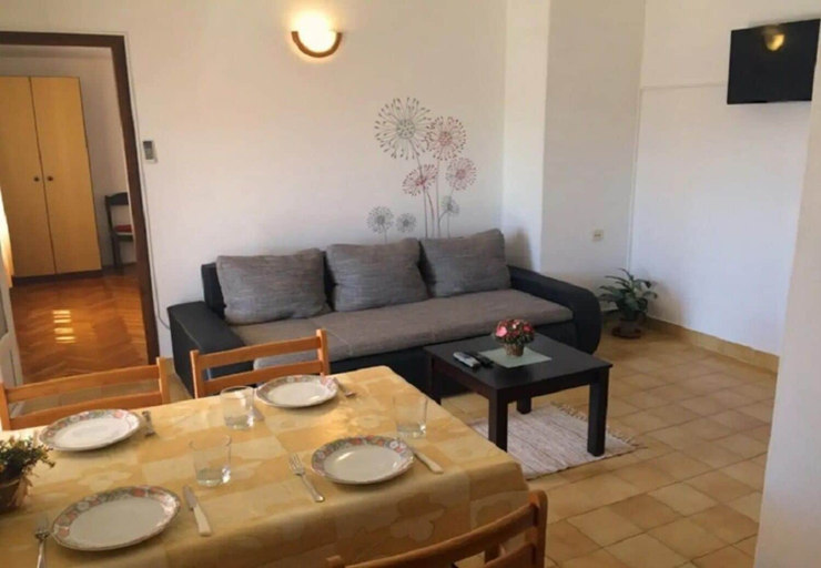 Others 5, Apartments Ognjen, Murter