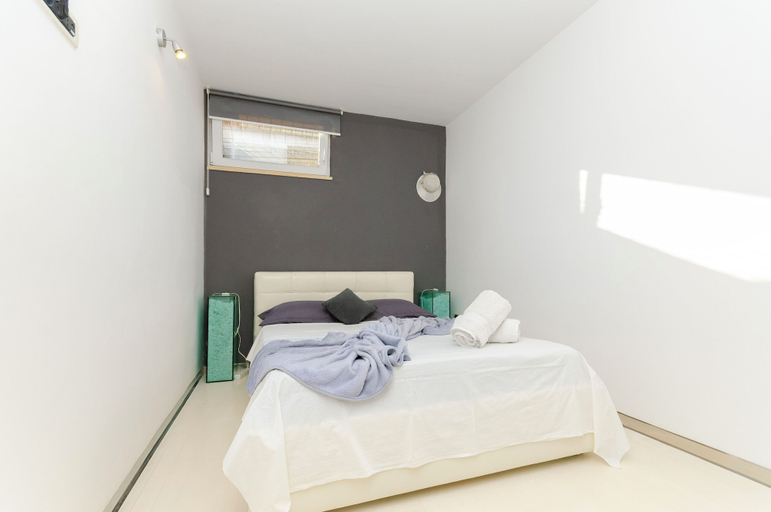 Room, Apartment Black Star, Split