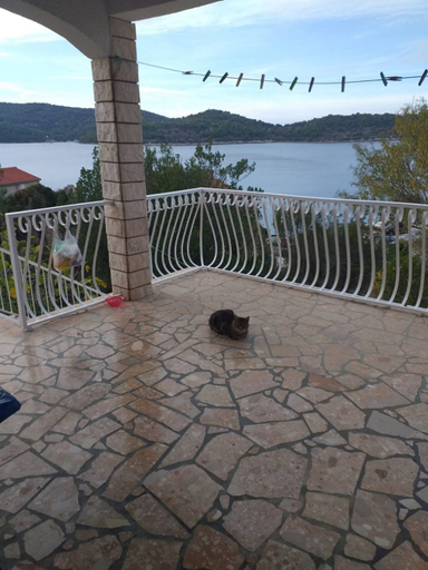 Others 5, Apartment Mirjana, Vis