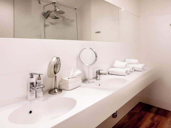 Bathroom, Arctic Panorama Lodge, Skjervøy