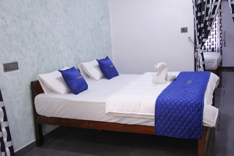 Room 5, Kudaram Lake View, Alappuzha