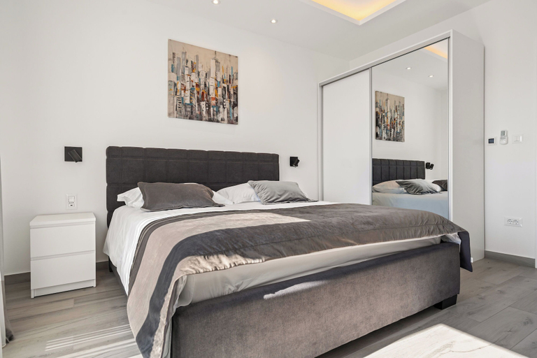 Room 3, Villa Summer Side, Marina