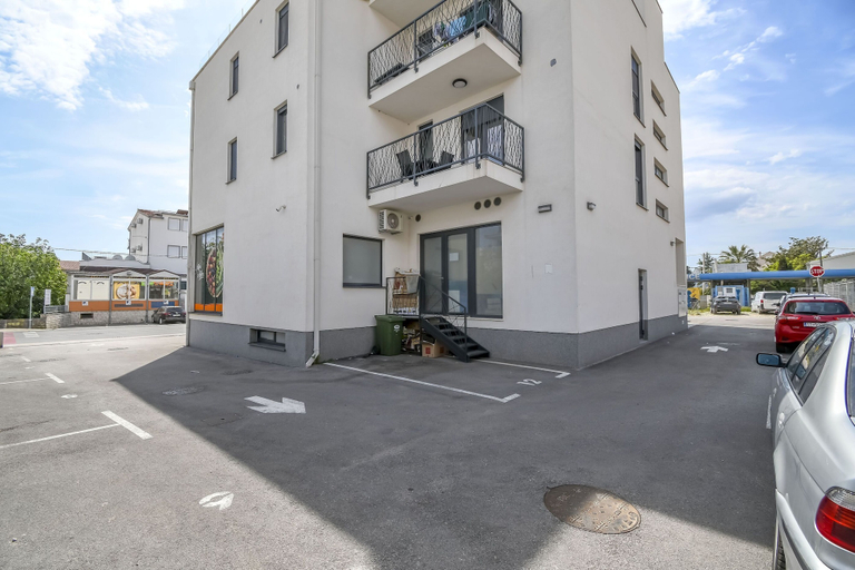 Parking, Apartments Castel L, Kaštela