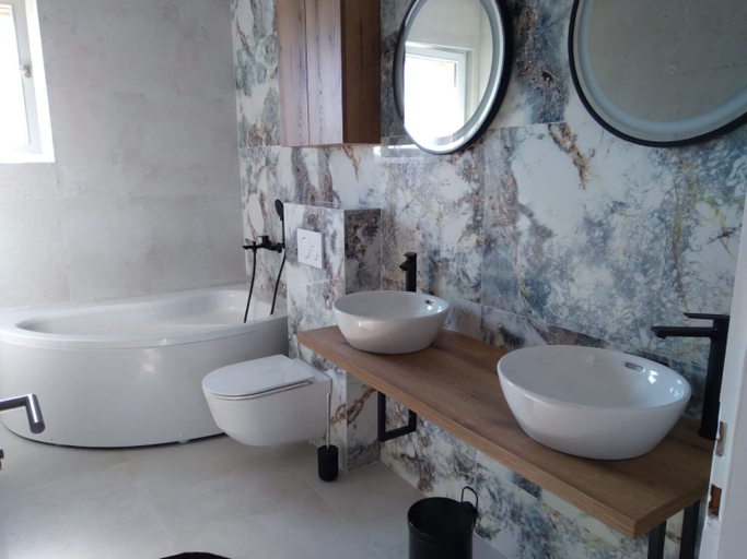 Bathroom 4, Apartments and Rooms Ref, Selca