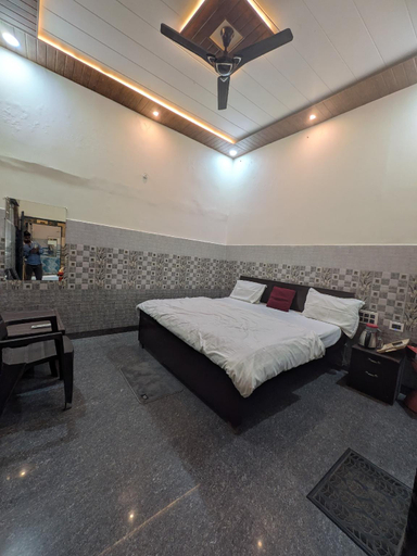 Bedroom, Bhola nath regency near ram janmbhumi , Faizabad