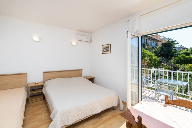 Bedroom 3, Apartments Gloria, Gradac